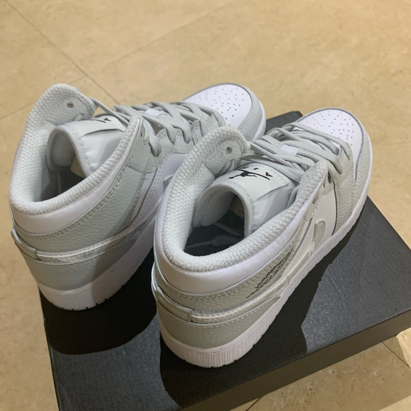 Air Jordan 1 mid Dust Grey GS - Picture 6 of 7